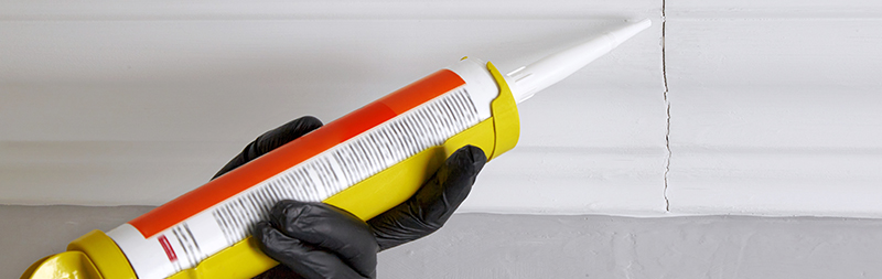 Auftragen von Acryldichtstoff